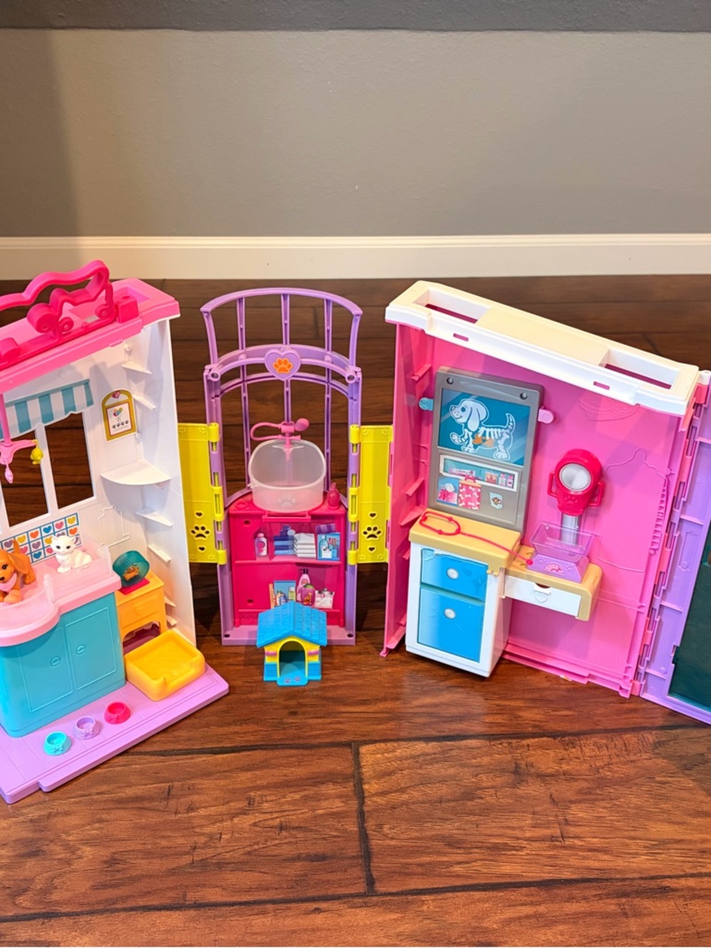 Barbie Pink Kids Playset Veterinary & Pet Care Pretend Toy